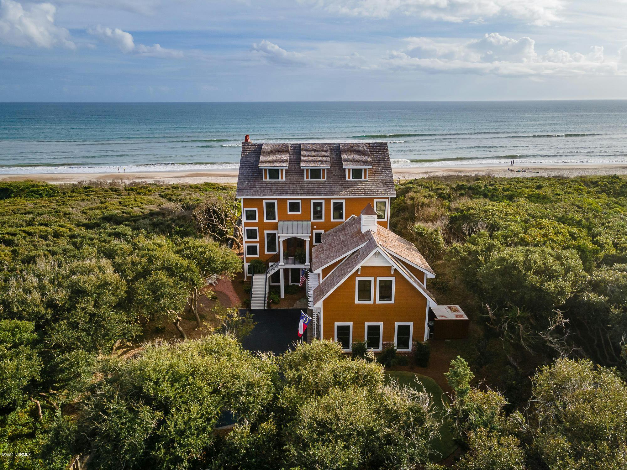 Stunning oceanfront home in Indian Beach