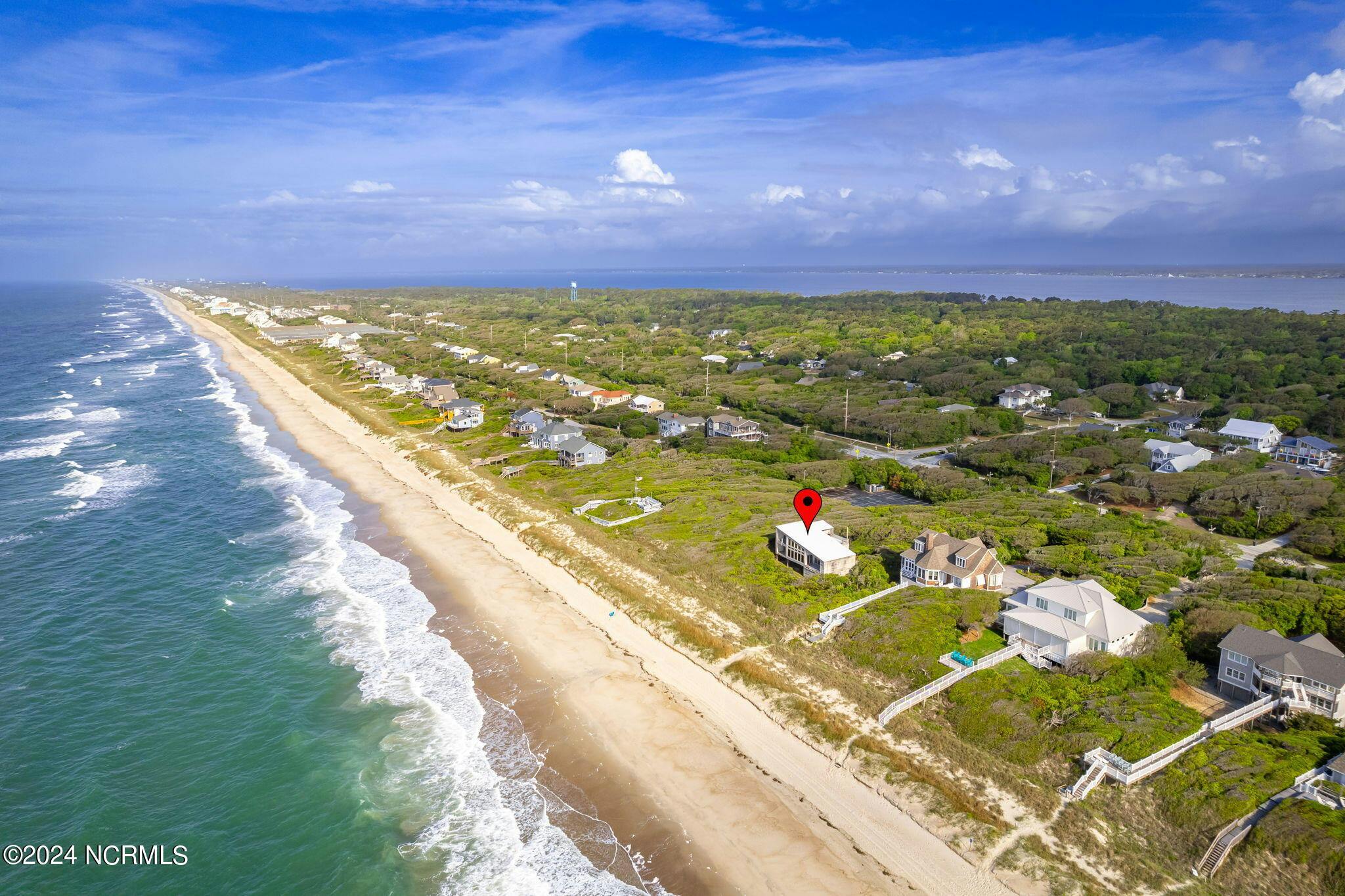Oceanfront home in Pine Knoll Shores