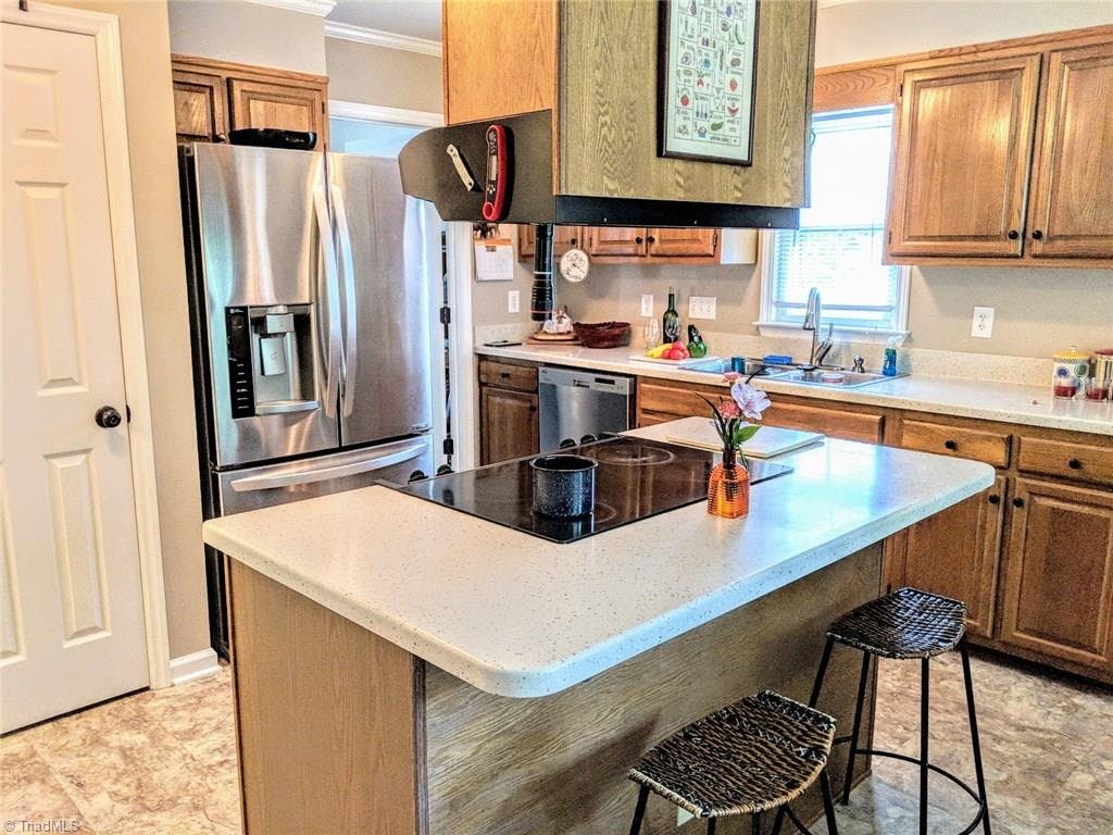 Large Kitchen with island and LOTS of cabinet space!