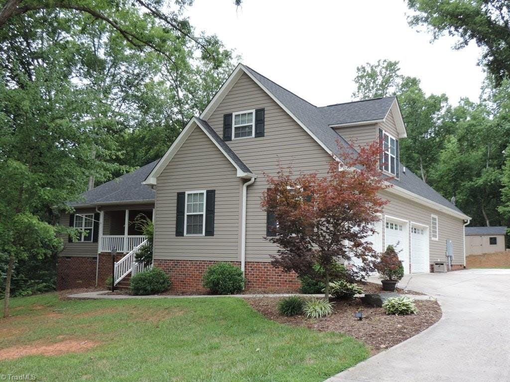 Exterior photo of 2157 Willow Oak Drive, Thomasville NC 27360. MLS: 763556