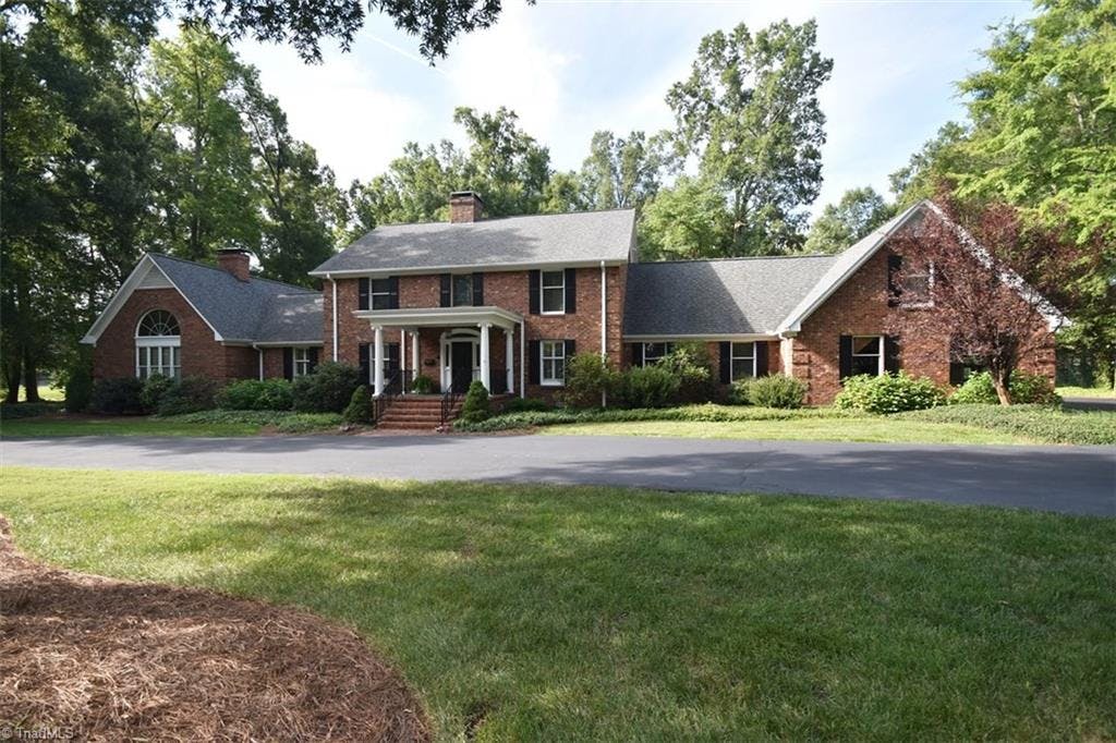 Luxury home in Alamance Acres