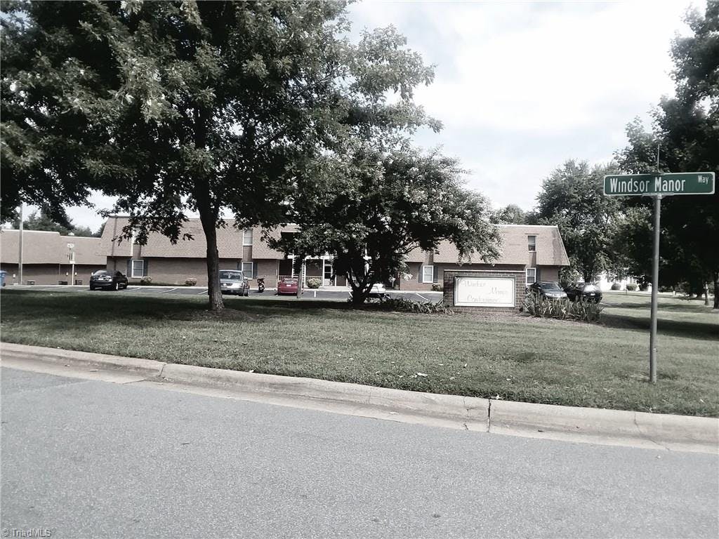 Exterior photo of 300 Windsor Manor Way # B, Kernersville NC 27284. MLS: 885763