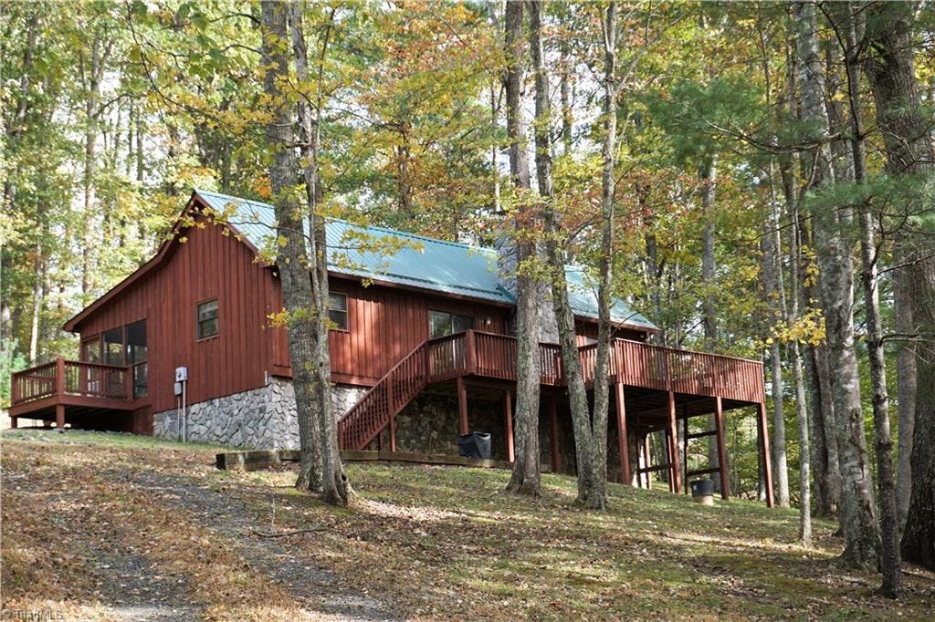 Exterior photo of 309 Mouth Of Silas Creek Road, Lansing NC 28643. MLS: 908847