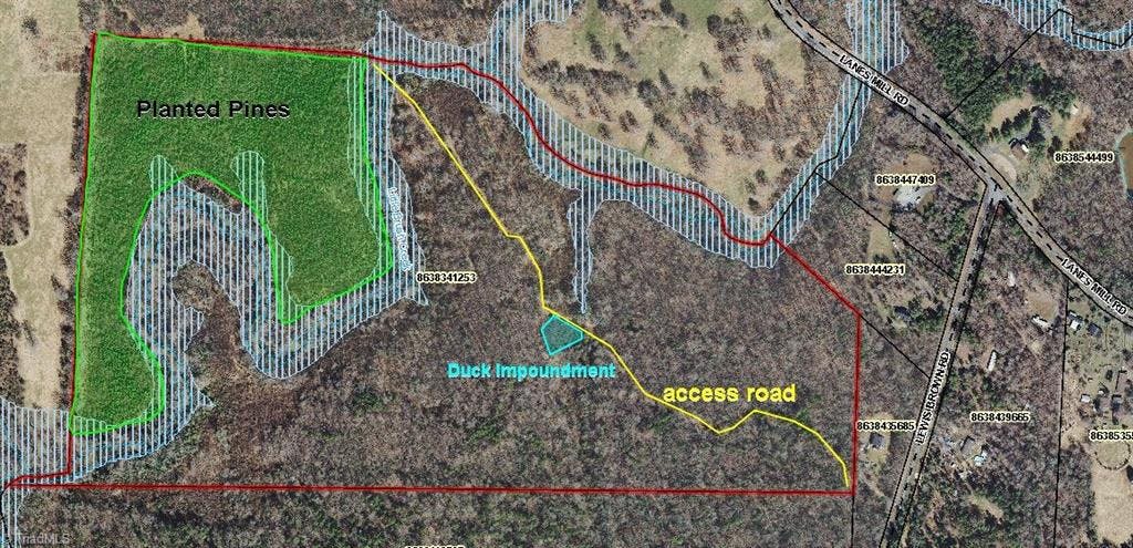 82 +/- Acres of premium hunting land including Duck Impoundment pond, nice easy to access road, amazing amount of creek frontage, bedding areas for wildlife.  Incredible find!
