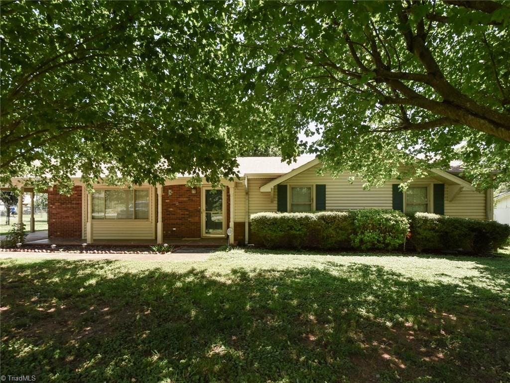 Exterior photo of 1845 Kenmore Drive, Statesville NC 28625. MLS: 980519
