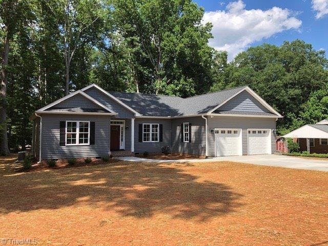 Exterior photo of 6129 Arden Drive, Clemmons NC 27012. MLS: 981650
