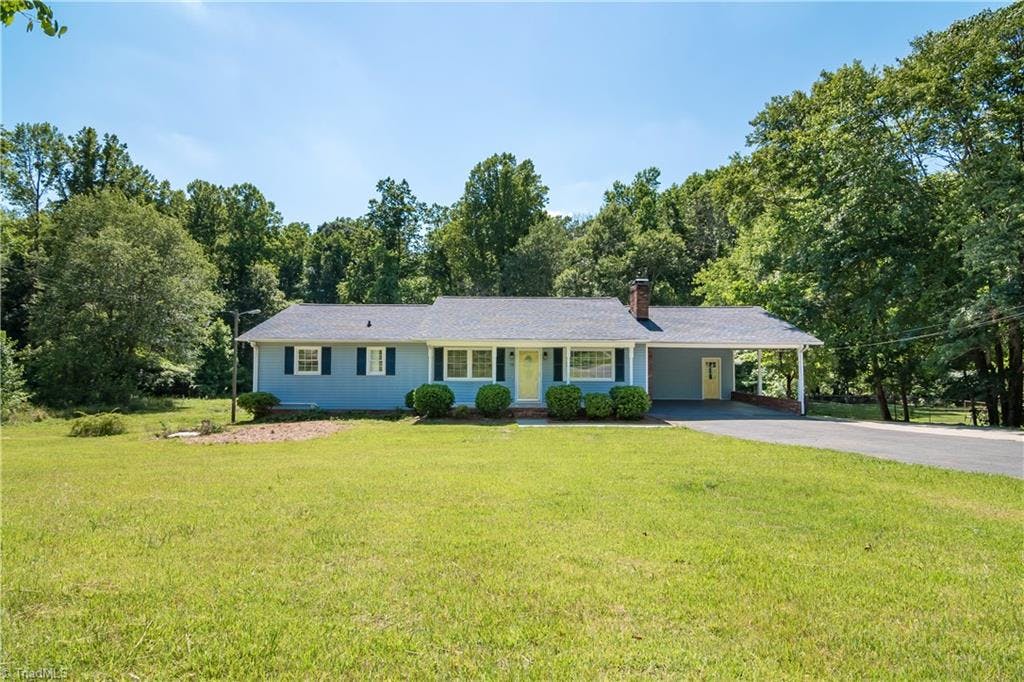 Exterior photo of 110 Roswell Drive, Kernersville NC 27284. MLS: 983525