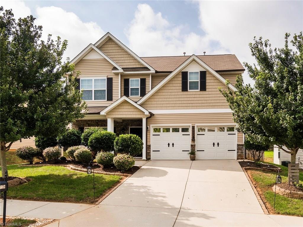 4BR/4.5BA  move in ready home!