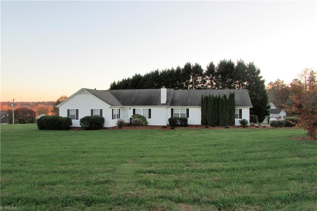 Exterior photo of 1132 Riverpointe Drive, East Bend NC 27018. MLS: 002715