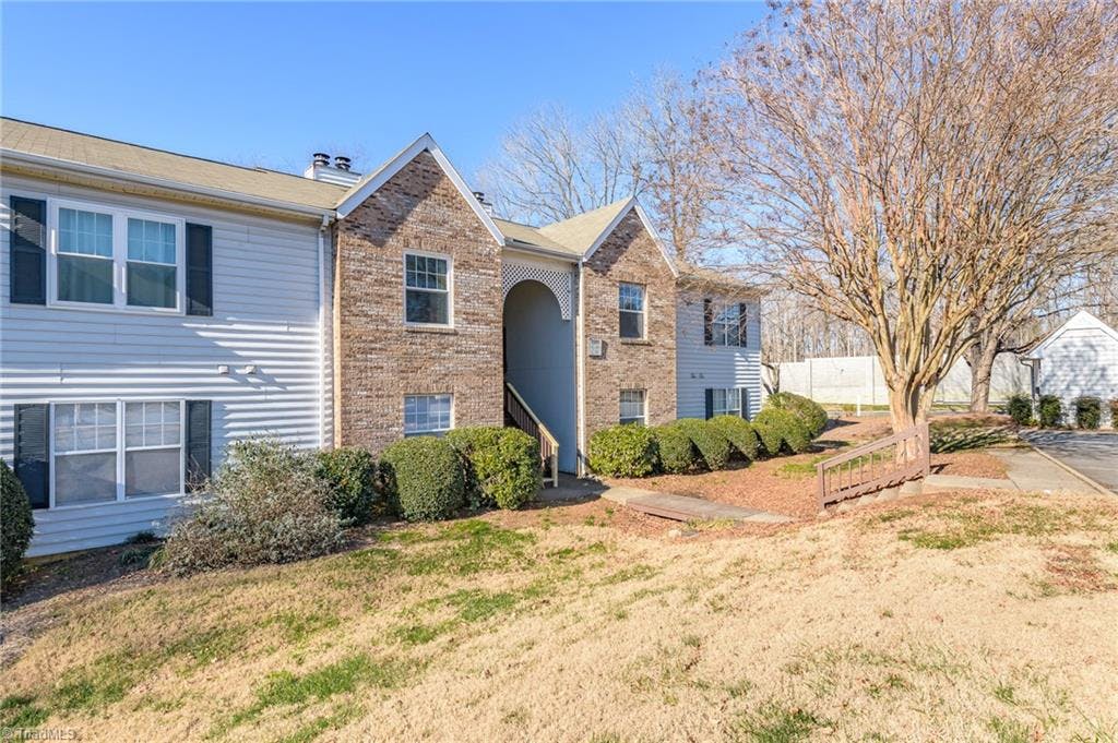 Exterior photo of 4000 Whirlaway Court # H, Clemmons NC 27012. MLS: 1007576