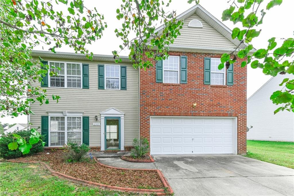 Welcome to your new home! Great neighborhood not far from I40/85 Greensboro or Burlington & half mile to newer elementary school.