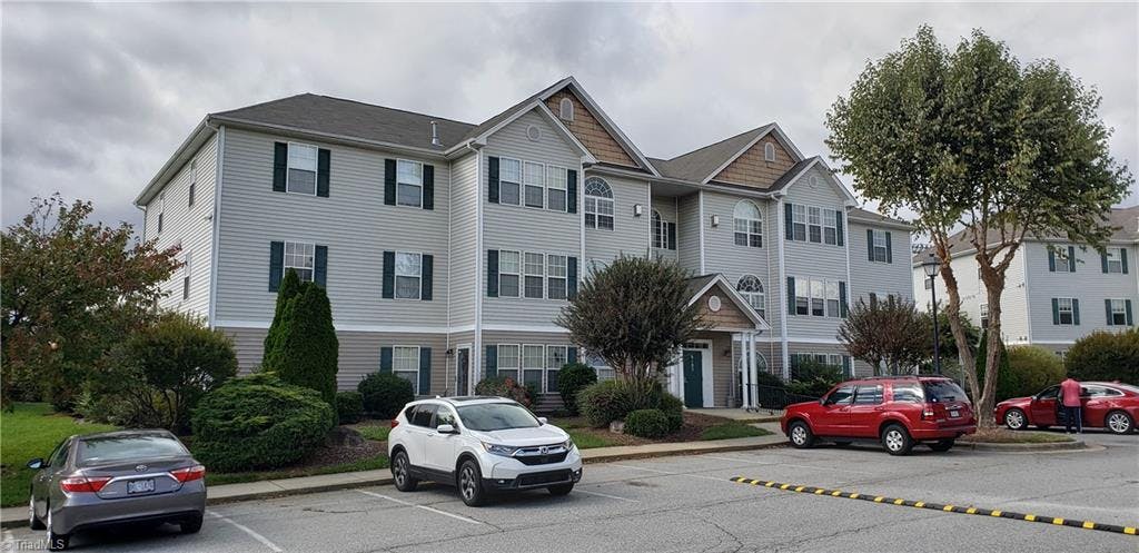 Exterior photo of 6105 Hedgecock Circle # 3D, High Point NC 27265. MLS: 1048040