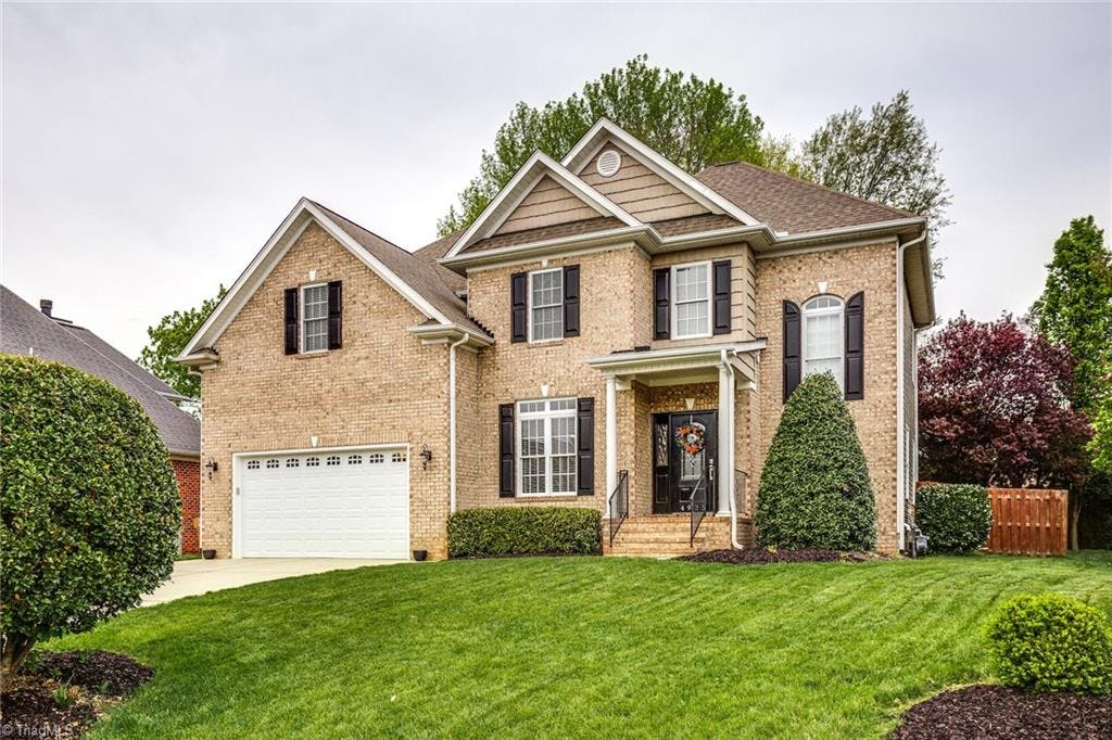 WELCOME HOME to 4925 Fox Chase!