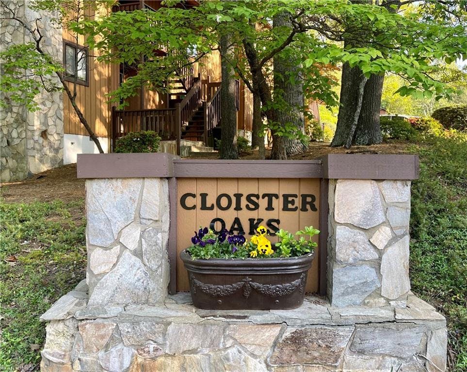 Exterior photo of 109 Cloister Oaks Circle, Winston Salem NC 27127. MLS: 1067108