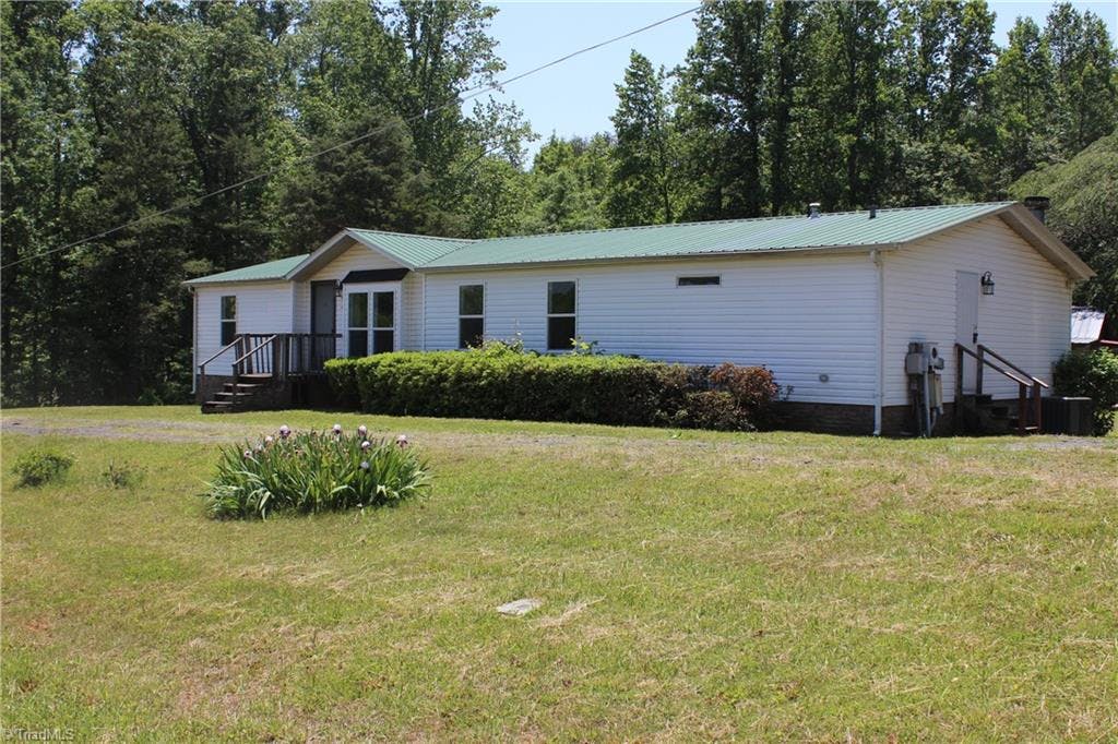 Exterior photo of 370 Mount Zion Road, Pinnacle NC 27043. MLS: 1070602