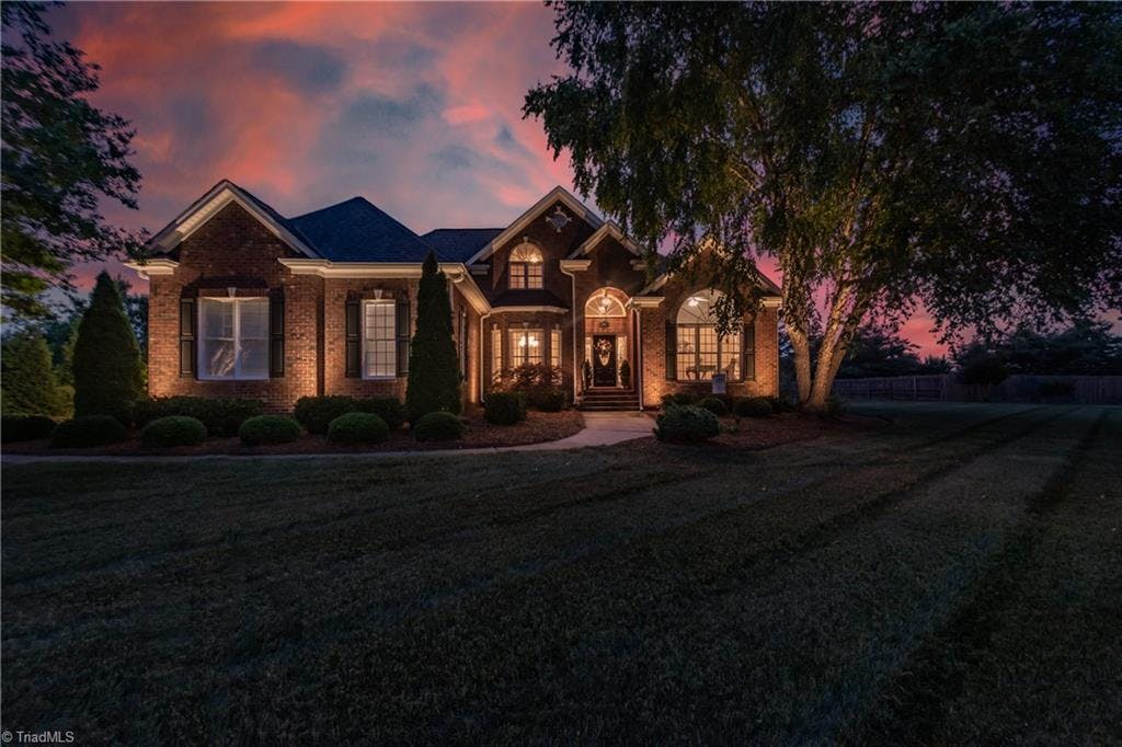 Welcome to this picturesque 4BR 3.5BA home in highly desirable Trotter Ridge II, minutes away from Northwest Schools.