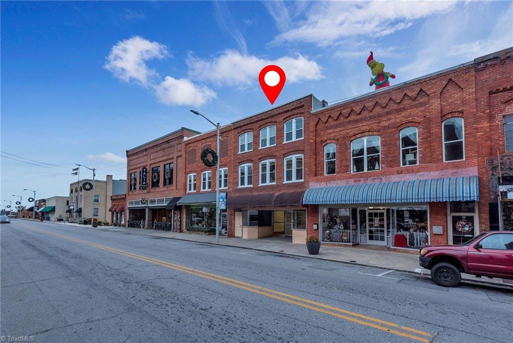Exterior photo of 817 Main Street, North Wilkesboro NC 28659. MLS: 1126015