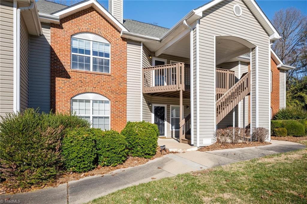 Exterior photo of 2650 Ingleside Drive # 2C, High Point NC 27265. MLS: 1129284