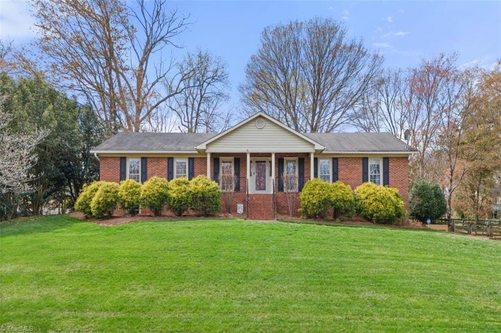 1394 Turkey Hill Rd, located in Merrimont Hills. 4BR/3BA with Sunroom, Den, LR, Kitchen, beautifully remodeled