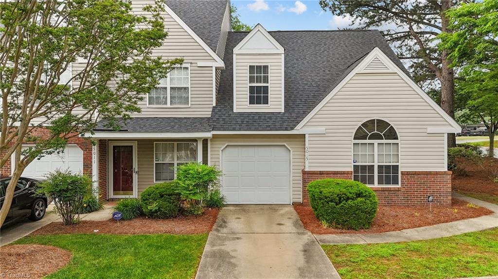 End unit townhome in Rachel's Keep Greensboro!