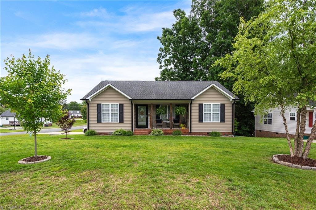 Exterior photo of 16 Grace Drive, Thomasville NC 27360. MLS: 1143019