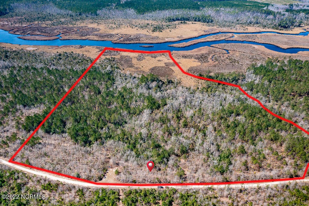 35 acre waterfront tract on Goose Creek