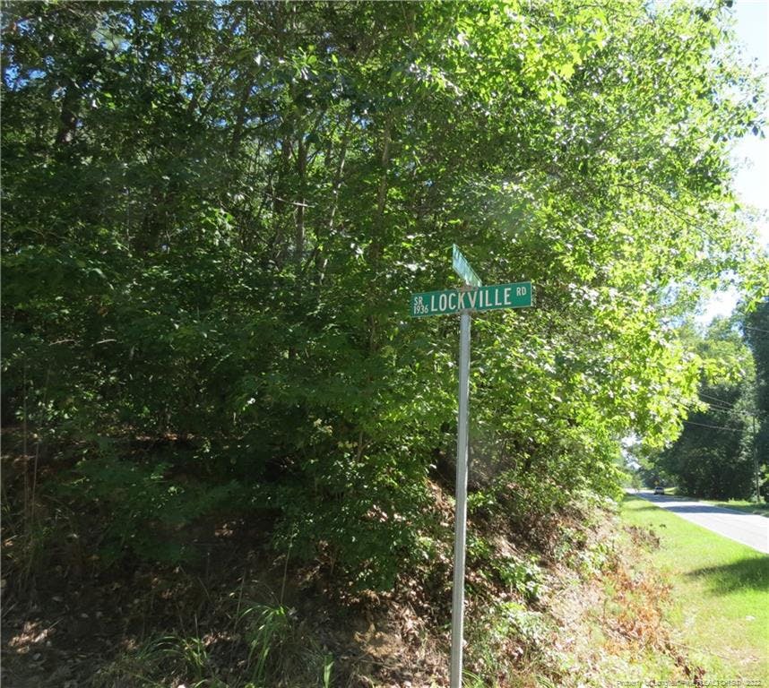 Lockville Road sign