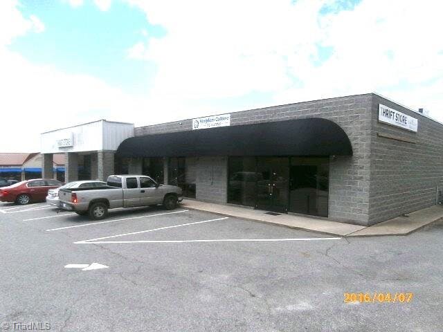 Exterior photo of 1530 E Dixie Drive, Asheboro NC 27203. MLS: 790762