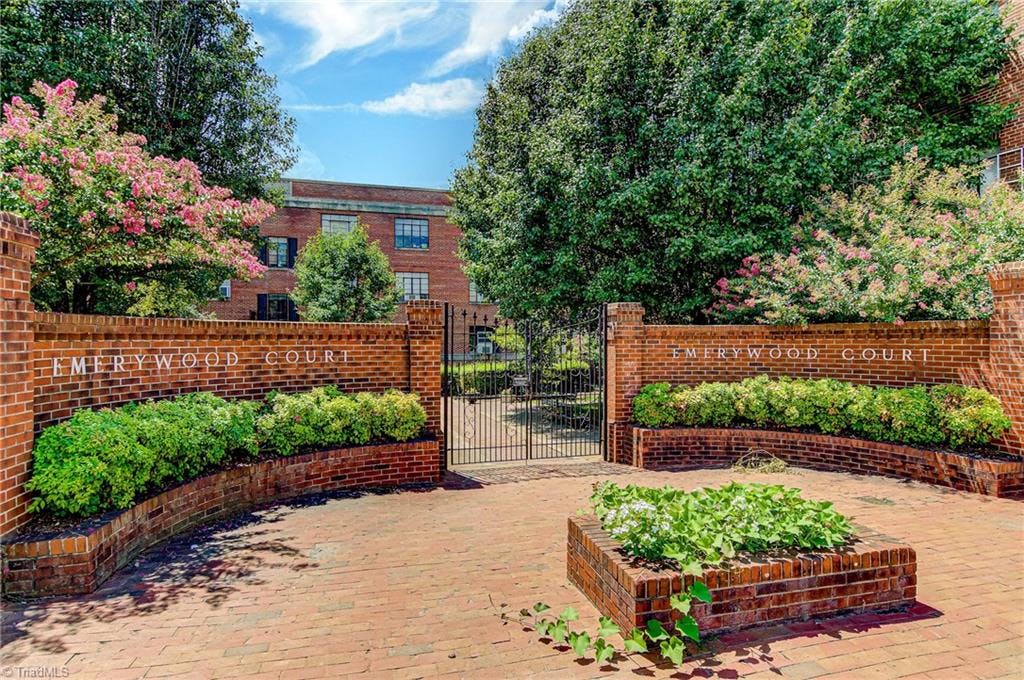 Welcome to Emerywood Court!  This charming complex is nestled away just steps from Uptowne High Point!