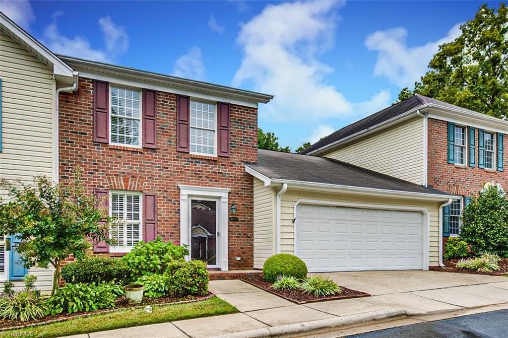 Spacious townhome in Windermere East!