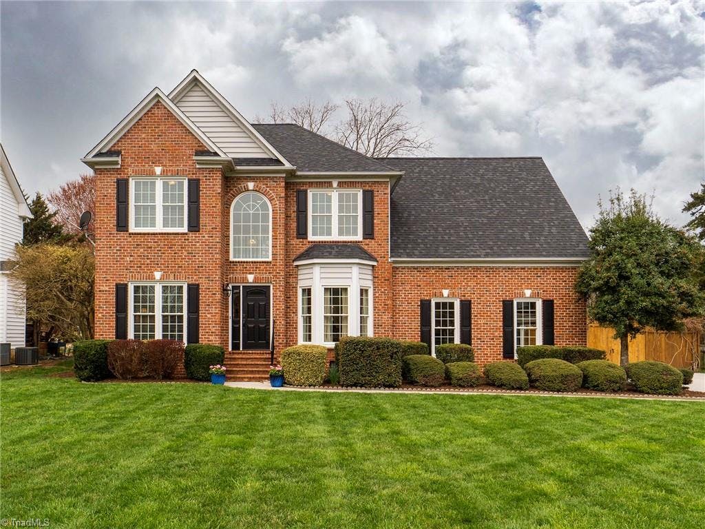 Beautifully proportioned, meticulously maintained 4BR/2.5BA home on quiet cul-de-sac in desirable Oak Ridge.