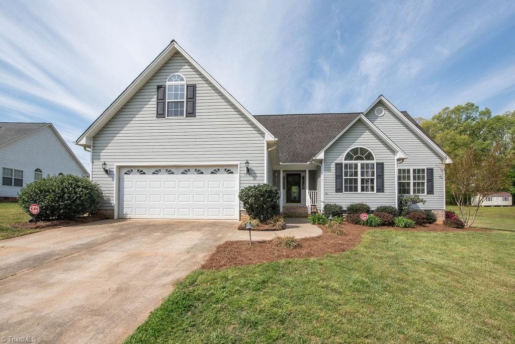 Exterior photo of 1941 Willow Oak Drive, Thomasville NC 27360. MLS: 1020790