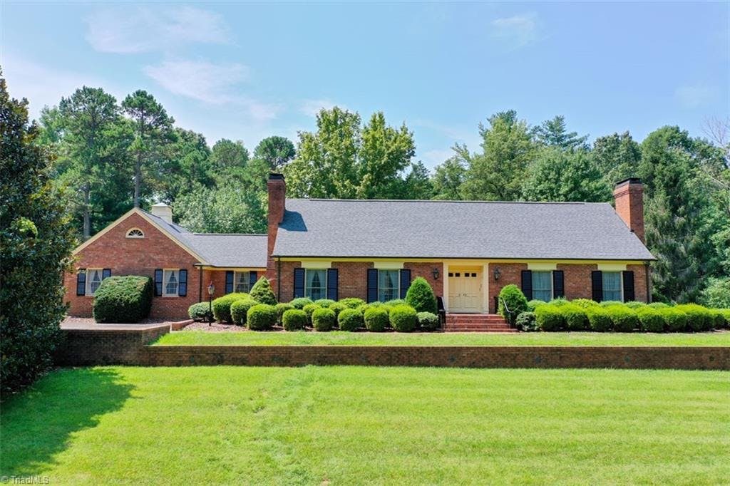Exterior photo of 707 Valley Road, Thomasville NC 27360. MLS: 1038290