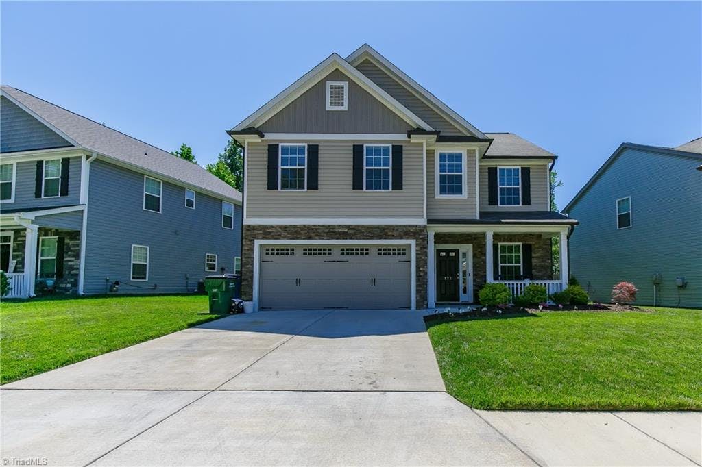 GORGEOUS 4 bed/2.5 bath in Gibsonville's Stone Ridge!