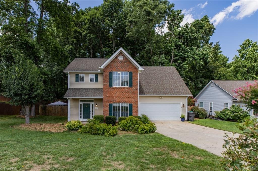 Welcome Home to Huntington Park!  Quiet neighborhood convenient to Dining and entertainment and minutes from High Point Lake.