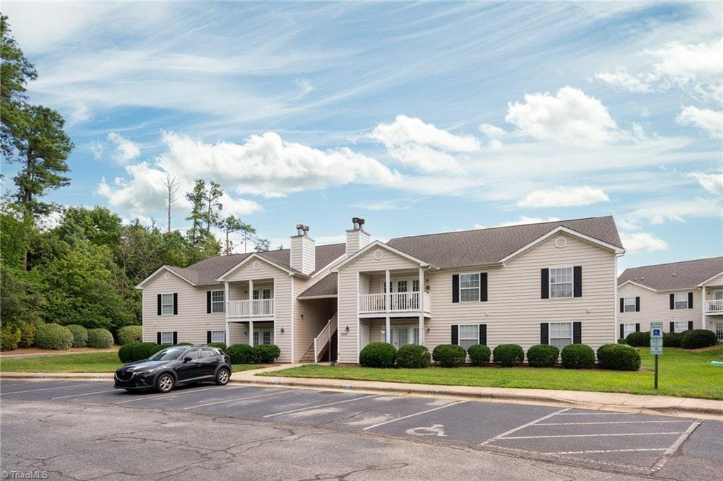 Location? Close to I73 Bypass, 840, Guilford College, GTCC, Honda Jet, the airport complex and 7 miles from UNCG!