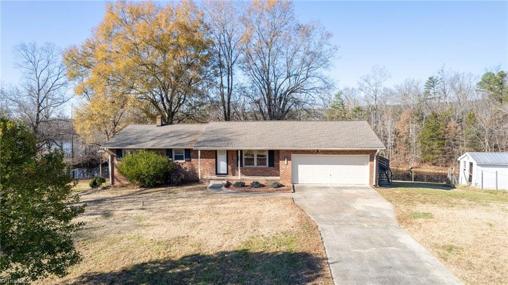 Amazing opportunity - 3 bed/2 bath brick ranch on 2 acres!