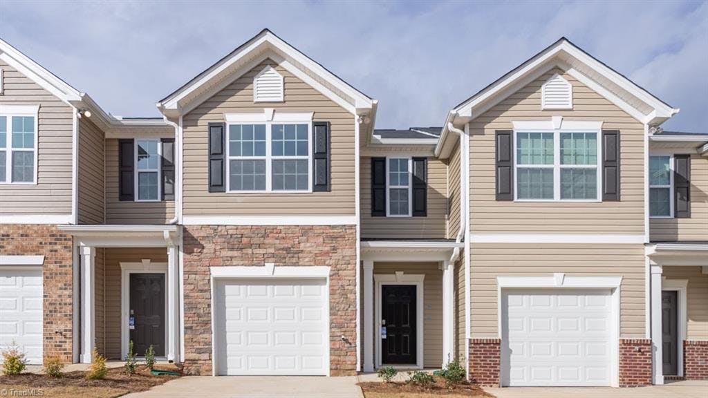 Exterior photo of 1138 Evelynnview Lane # 45, Kernersville NC 27284. MLS: 1136376