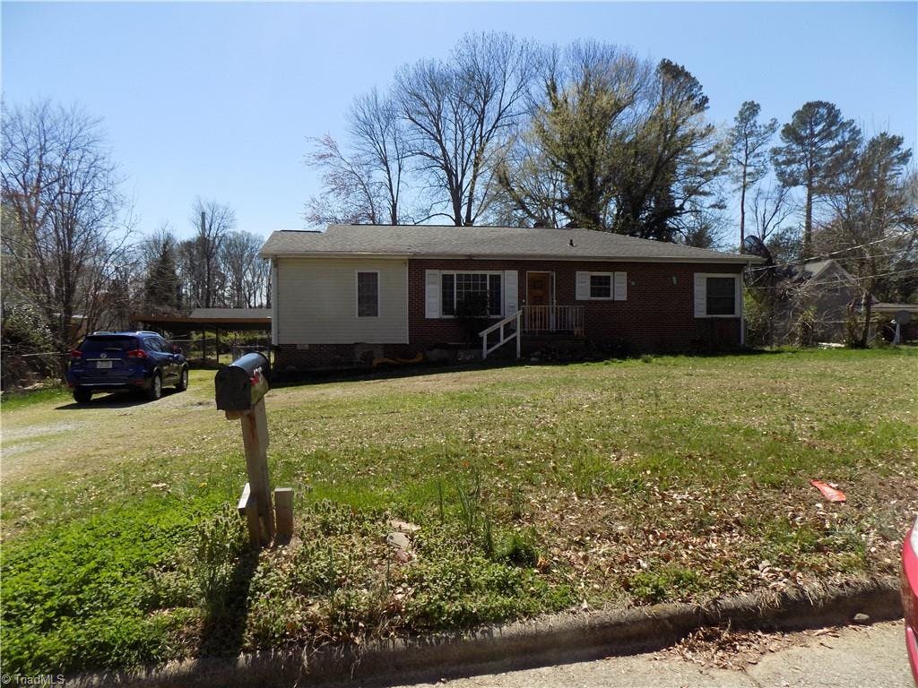Exterior photo of 1516 Homewood Avenue, High Point NC 27262. MLS: 1136657