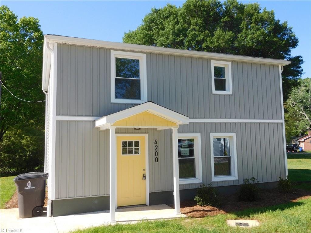 WELCOME HOME! 4200 COUNTRY CLUB RD. 2BR/2.5BA COMPLETELY REMODELED HOME. EVERYTHING IS BRAND NEW IN THIS HOME.  SUPER CUTE!