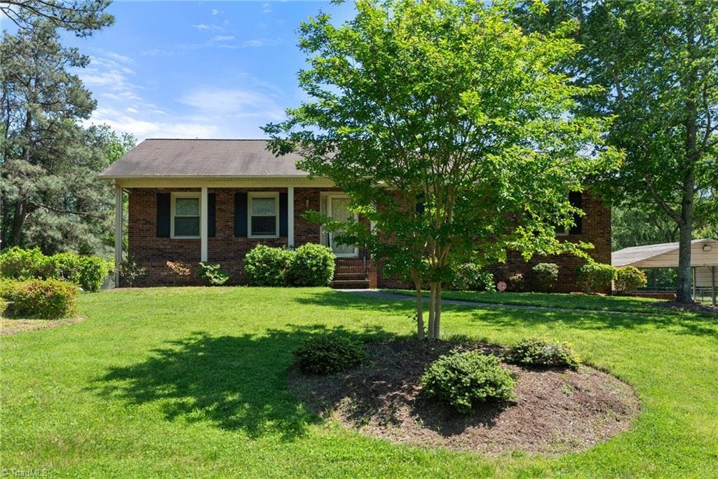 Exterior photo of 6055 Bobbybrook Drive, Clemmons NC 27012. MLS: 1140829