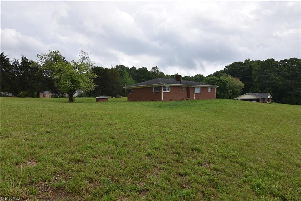 Exterior photo of 1670 Old Highway 29, Thomasville NC 27360. MLS: 1141499